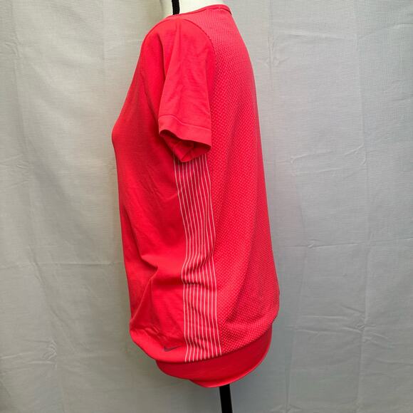 Nike Dri-Fit Women’s Short Sleeve Top - Size M, Pink/Coral - Picture 3 of 7